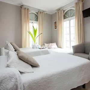 https://hostal-la-muralla.es-andalucia.com